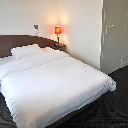 De La Tour Hotel 2*